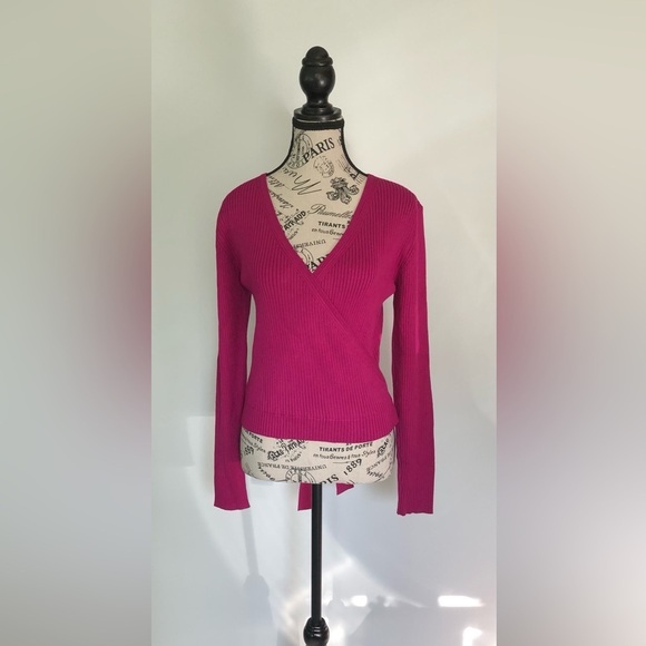 NWOT Limited Collection Sweater - Picture 3 of 8